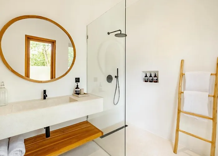 Villa Casa Fou, At Bingin, Uluwatu (Bali)