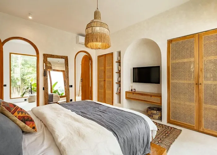 Villa Casa Fou, At Bingin, *