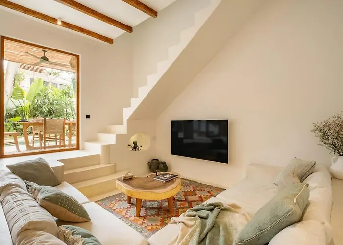 Villa Casa Fou, At Bingin, Uluwatu (Bali)